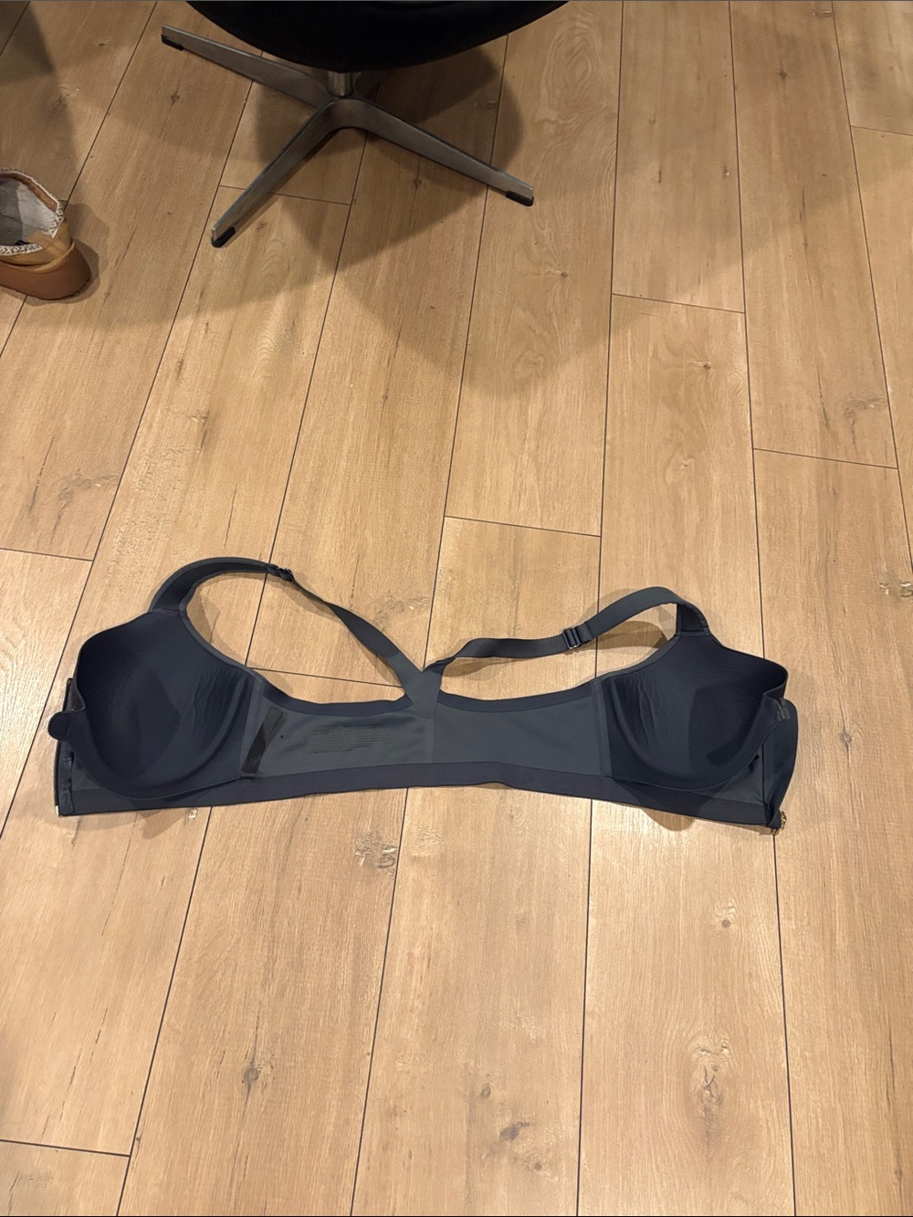 Victoria’s Secret Sports Bra Size 36DDD - Picture 5 of 8